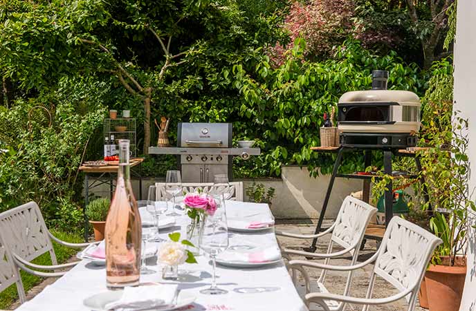 Outdoor kitchen