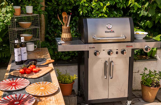 Outdoor kitchen