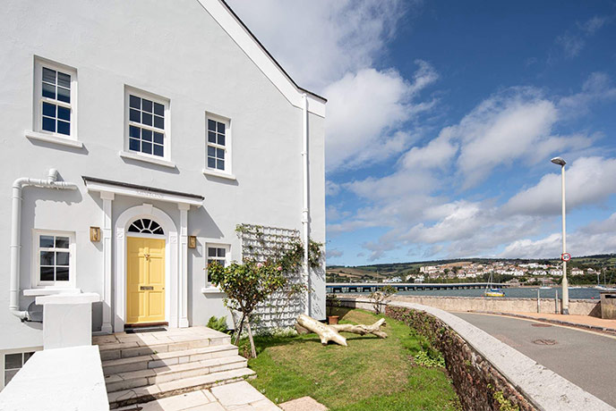 The stunning waterside location of dog-friendly property Mintons in South Devon