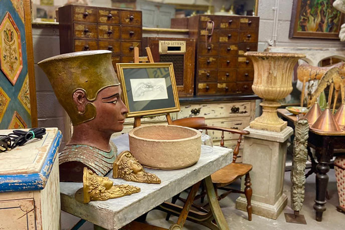 A selection of antiques at the Lostwithiel Antiques Centre