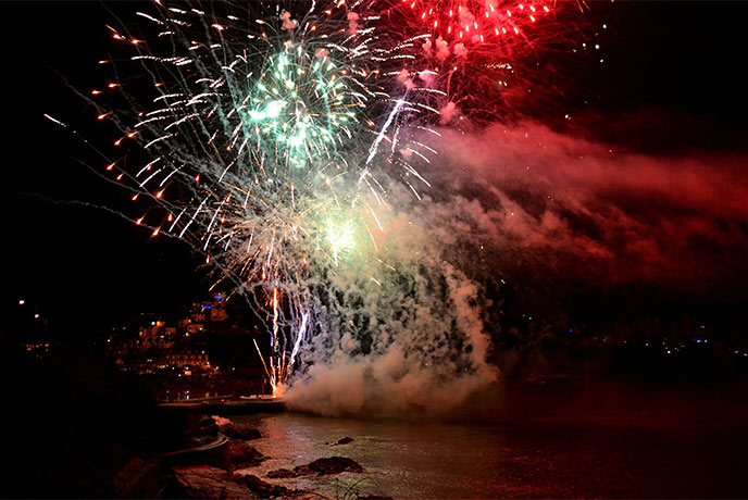 Incredible fireworks on New Year's Eve in Looe
