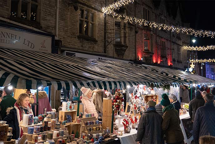 A guide to Christmas in the Cotswolds 2024