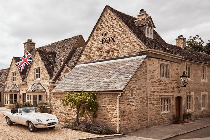 Honey hued stone pub The Fox at Oddington in the Cotswolds