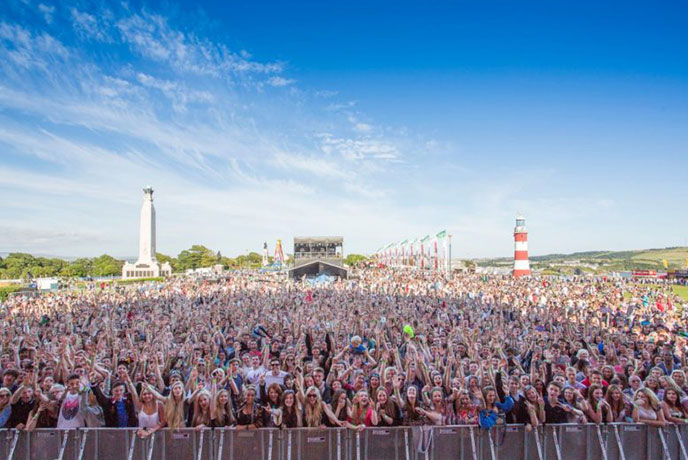 Looking out over the huge crowd at 1 Big Summer with Plymouth's iconic lighthouse in the background.