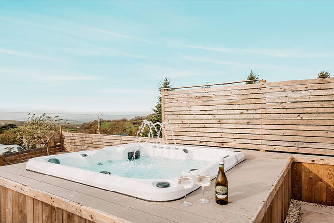 Best holiday cottages with hot tubs for a romantic getaway