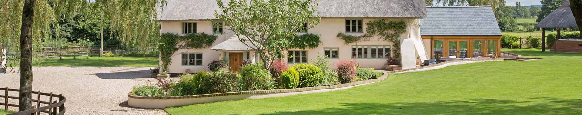 Luxury Self-Catering Cottages for 18 People