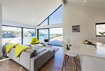 Modern holiday home with views over the beach