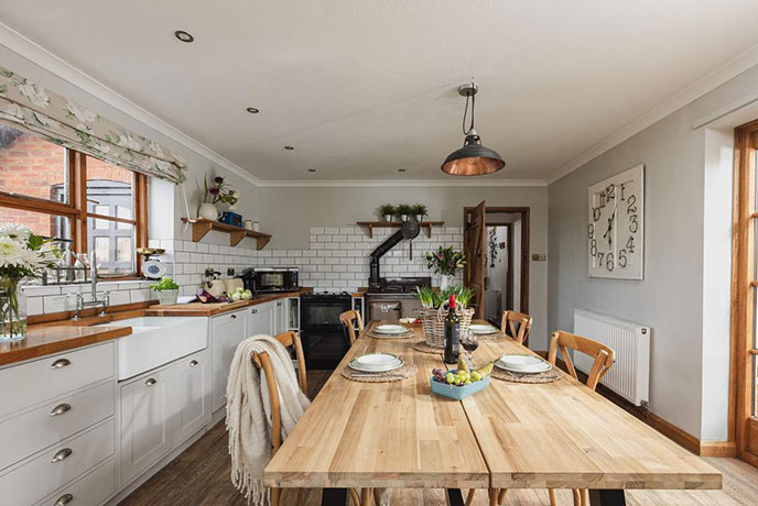 Country cottage kitchen