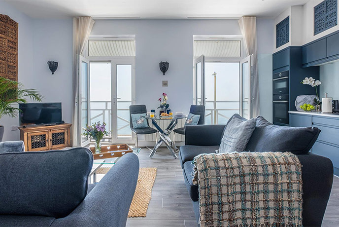 The pretty living room with sea views at Middle Deck in Kent