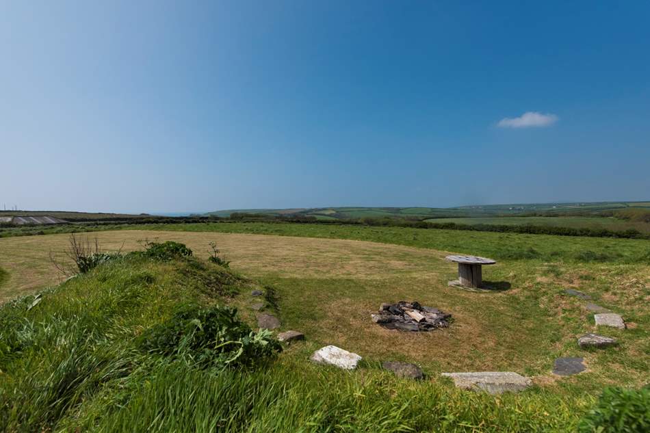 Fire-pit at Barefoot, Mullion, Cornwall