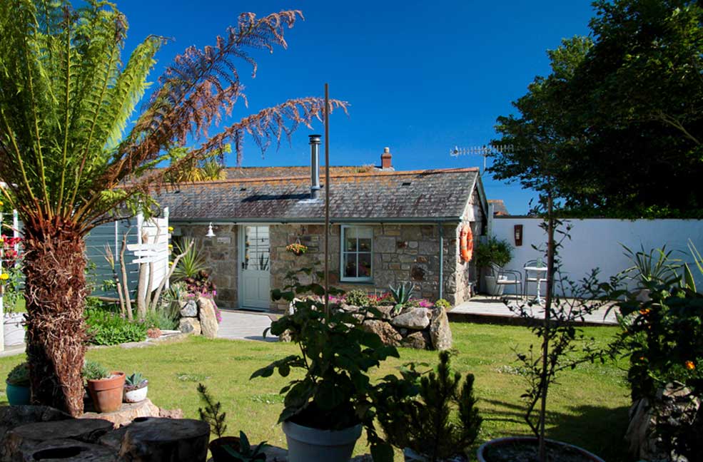 A beautiful bolthole for two - start planning your romantic walking holiday in Cornwall.