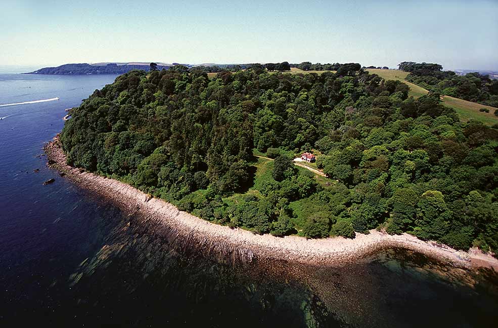 How do you get away from it all? Stay at Lady Emma's cottage on the Rame Peninsula for uninterrupted views, a private garden and woodland to explore just outside your gate.