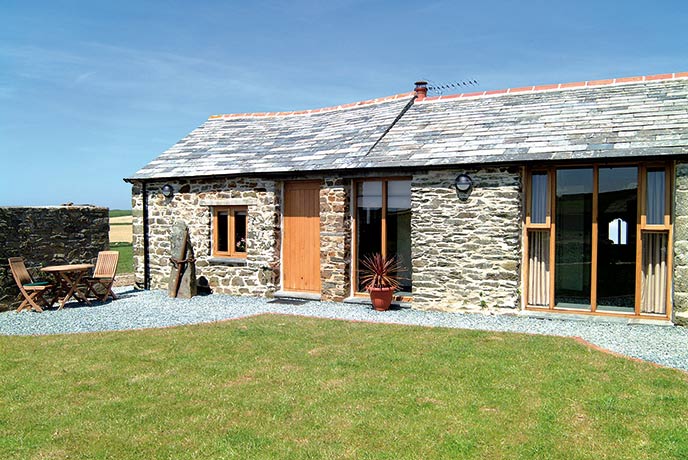 Truly secluded in the middle of fields and a far-reaching view of the Cornish clifftops.