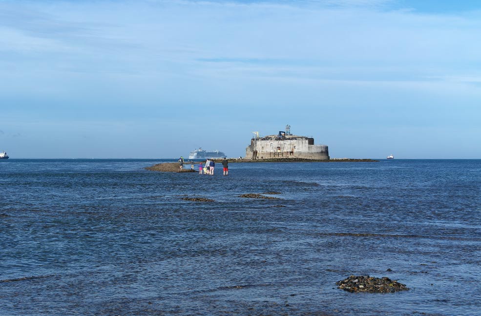 Walking to St Helens Fort