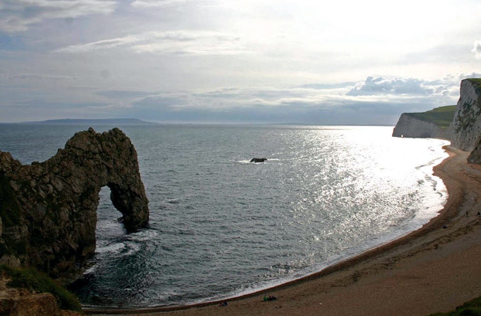 Durdle Door is a cool geological feature to discover and this beach has an amazing view of the sea.