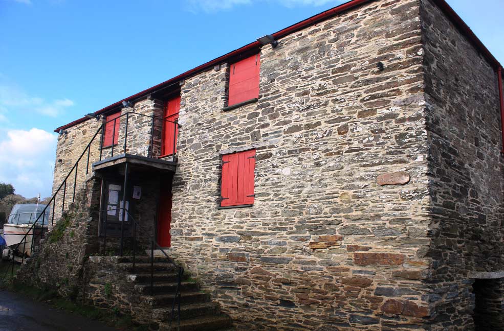 Red Stores Lerryn