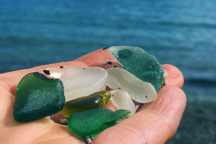 Searching for sea glass with Pebbletastic