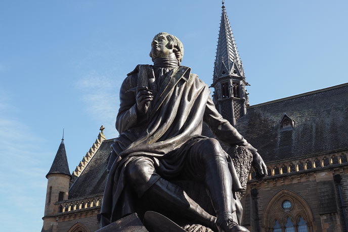 A statue of Robert Burns in Dundee in Scotland