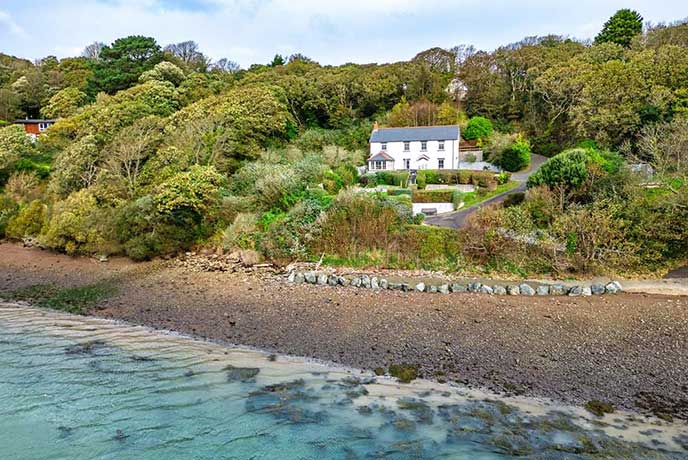 Waterside cottage in Pembrokeshire