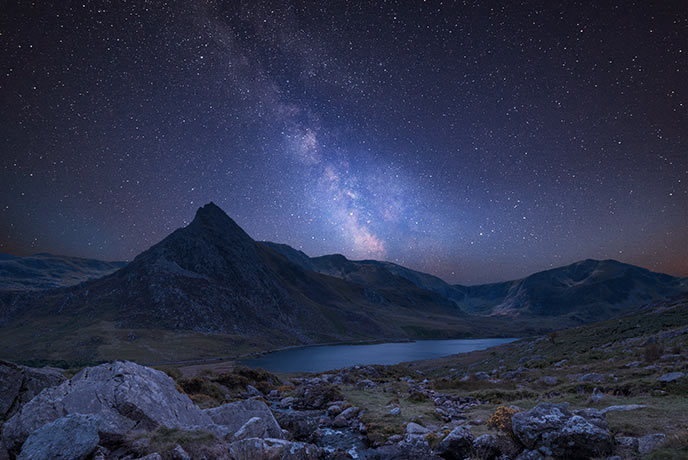 Llyn Ogwen at night with stars above